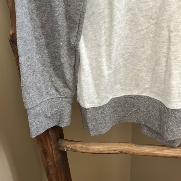 NWT North Carolina Tar Heels UNC Crewneck Light Weight Sweatshirt - Picture 8 of 8